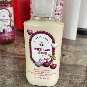 Bath & Body Works Sweetheart Cherry Daily Nourishing Lotion